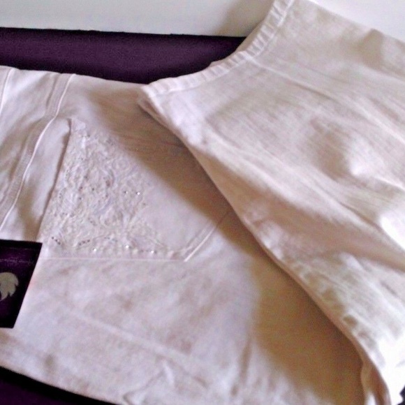 NWT Gloria Vanderbilt JORDYN Capris 24W stretch white embroidered pockets 24W - Picture 2 of 8